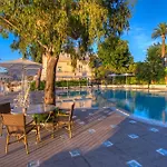Hotel Grand Riviera