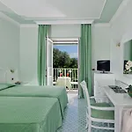 Grand Riviera