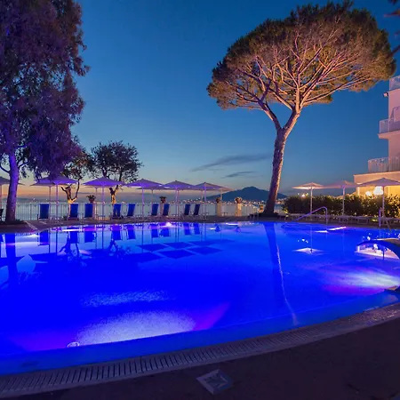 Grand Riviera