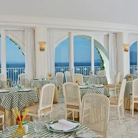 Szálloda Grand Riviera