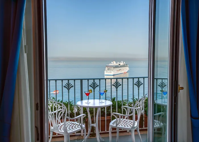 Grand Riviera Готель