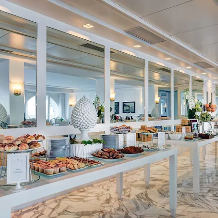 Готель Grand Riviera 4*