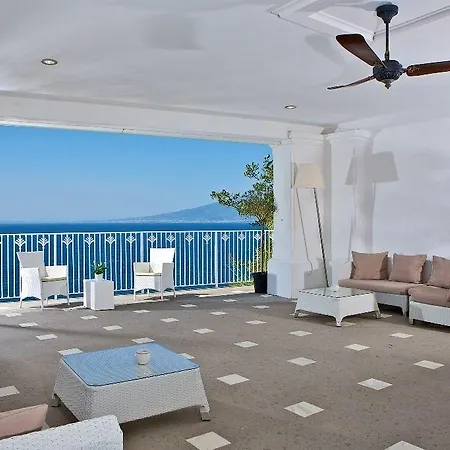 Готель Grand Riviera 4*