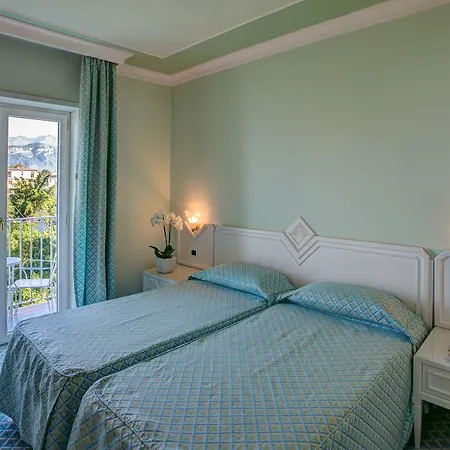 Grand Riviera Hotel 4*