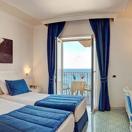Hotel Grand Riviera