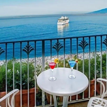 Grand Riviera Hotel 4*