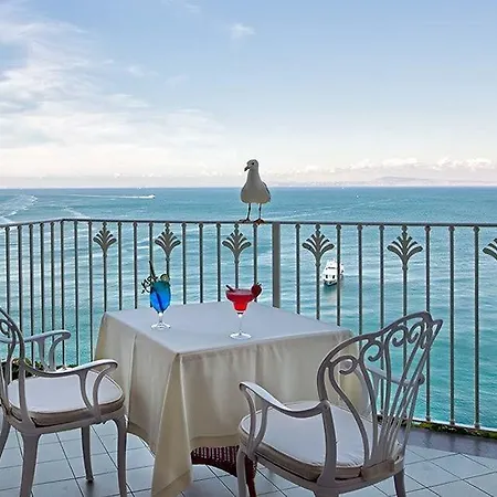 Grand Riviera Hotel 4*