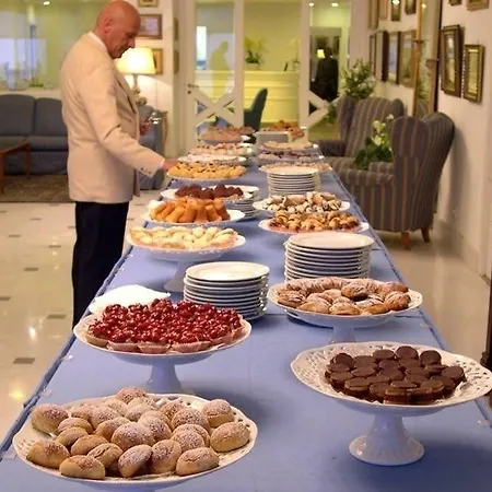 Hotel Grand Riviera
