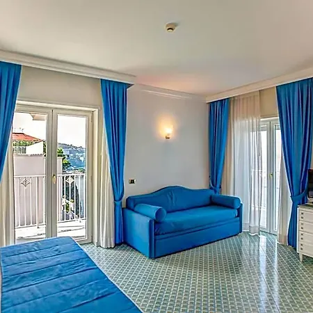 Grand Riviera Hotel 4*