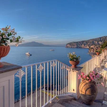 Grand Riviera Otel