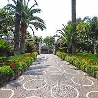 מלון Grand Riviera 4*