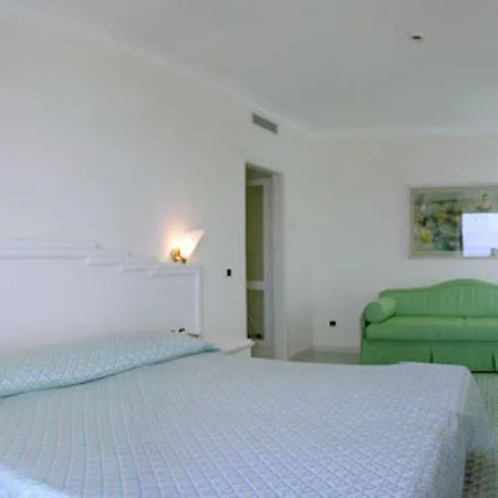 Hotel Grand Riviera