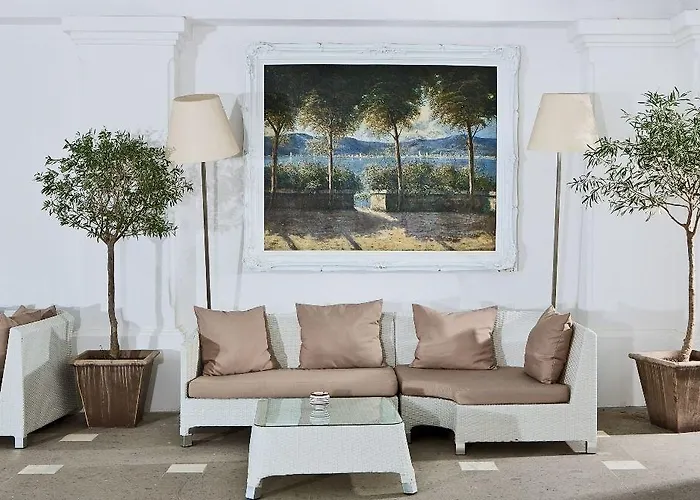 Grand Riviera Hotel 4*