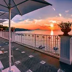 Grand Riviera